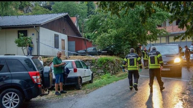 Karadağ’da aile içi bir tartışma yaşadıktan sonra sokağa çıkarak etrafa rastgele ateş açan saldırgan 11 kişiyi öldürdü, 1’i polis 6 kişiyi yaraladı.