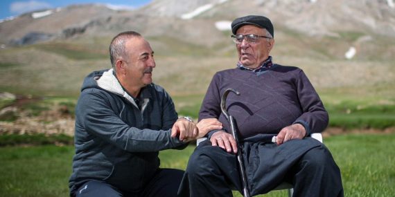 Mevlüt Çavuşoğlu’nun babası Osman Çavuşoğlu hayatını kaybetti.