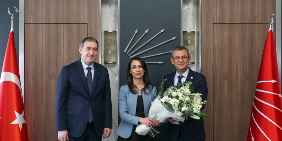 Özgür Özel’den ‘DEM Parti’ açıklaması: Birileri ‘Muhalefet bölünüyor, İmamoğlu’na DEM destek vermedi’ demek istiyor.”