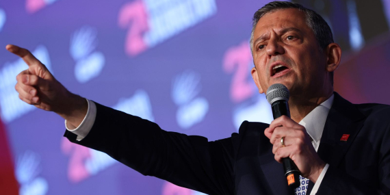 Özgür Özel: Partimiz barışın yanındadır, sembolik silah bırakma adımını memnuniyetle karşılıyoruz