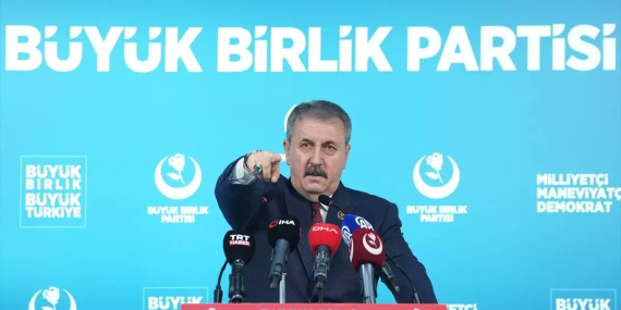 Mustafa Destici’den PKK’nın Fesih Kararına Sert Tepki:Terör örgütü topyekun silah bırakmıyor, kendini topyekun feshetmiyor. Bu gerçeği görmemezlikten gelemeyiz.
