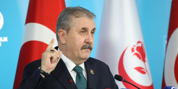 Mustafa Destici:5 ay geçti ne PKK silah bırakıyor ne PKK kendini feshediyor.Siyasi bölücülüğe devam ediyor