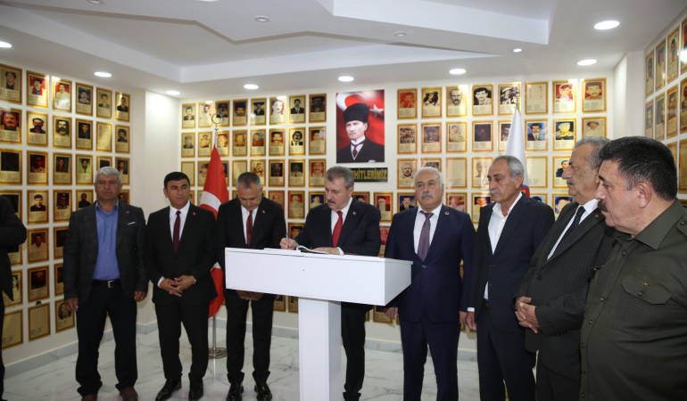 Mustafa Destici:Terörü nasıl ezmişsek güvenlik korucularımıza saldıranları da ezmesini biliriz.