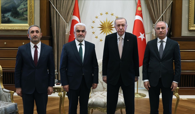 Cumhurbaşkanı Erdoğan, HÜDA PAR Genel Başkanı Zekeriya Yapıcıoğlu’nu kabul etti