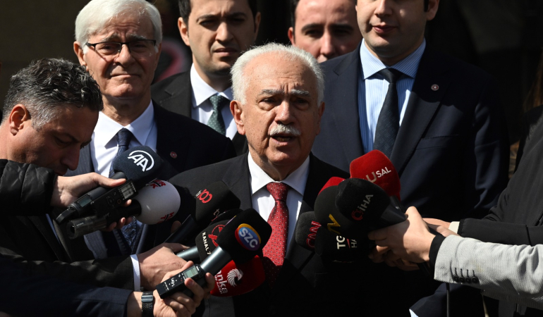 Doğu Perinçek: “Silahlar ve Bırakan Vatandaşlarımız Türkiye’ye Gerekli”