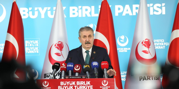 Destici’den PKK’nın sözde çekilme açıklamasına sert tepki“Bugünkü şovlar Türk Milleti nezdinde itibar edilecek bir gelişme değil”