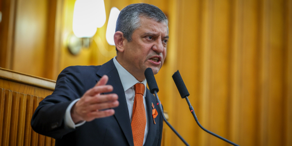 İstanbul Cumhuriyet Başsavcılığı, Özgür Özel hakkında Cumhurbaşkanına ve kamu görevlisine hakaretten soruşturma başlattı.