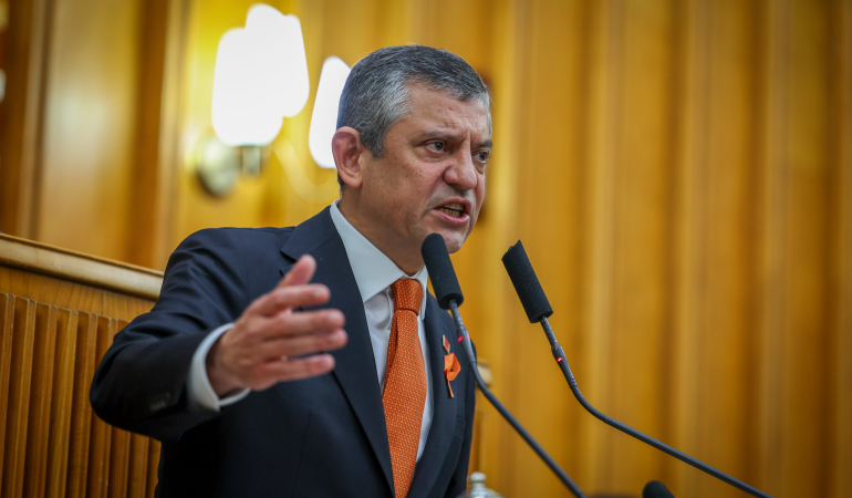 İstanbul Cumhuriyet Başsavcılığı, Özgür Özel hakkında Cumhurbaşkanına ve kamu görevlisine hakaretten soruşturma başlattı.