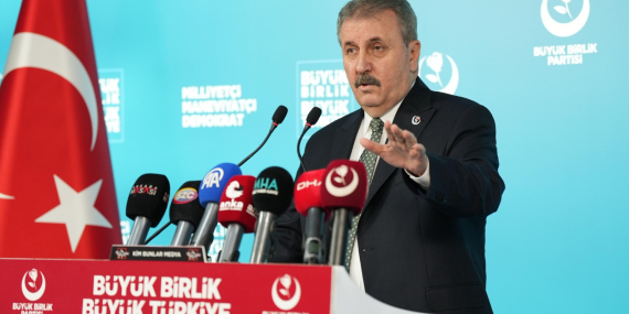 Mustafa Destici’den DEM’li Perihan Koca’ya Sert Tepki “Türkiye Cumhuriyeti Kimliğini-Pasaportunu bırak ve defol git”