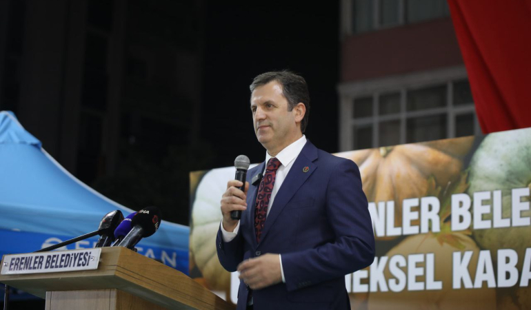 photo_5787271984310848477_y