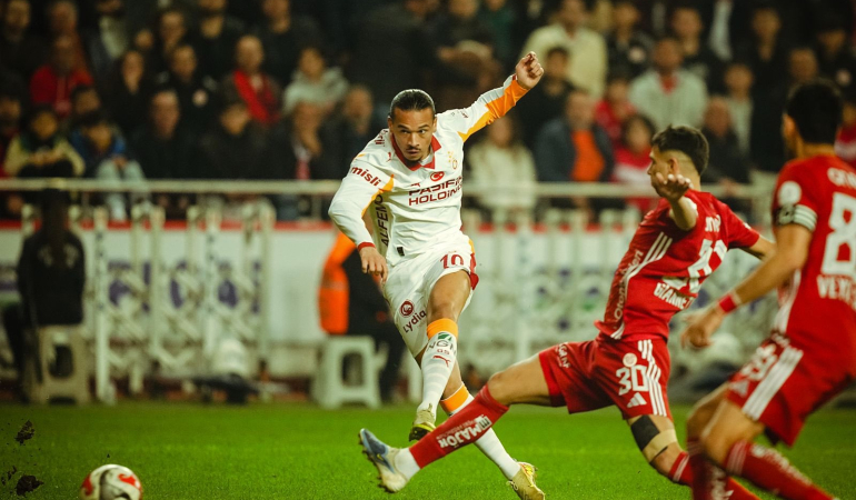 Galatasaray, Antalyaspor’u 4-1 mağlup etti